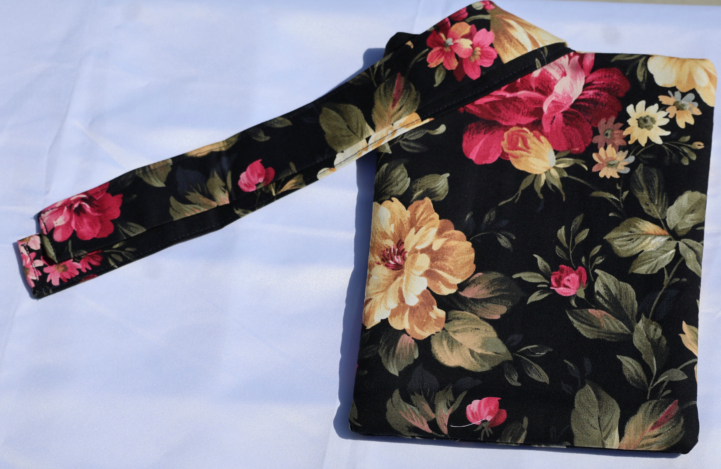 Midnight Bloom Kindle Sleeve Bow Strap